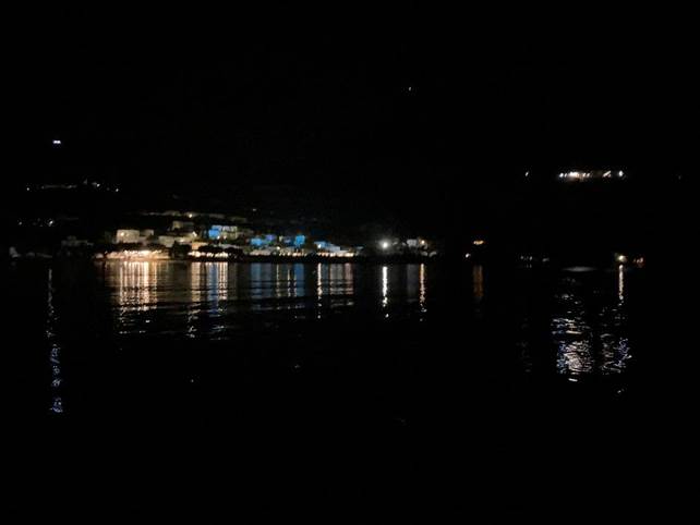 Une image contenant eau, extérieur, grand, bateau
Description générée automatiquement