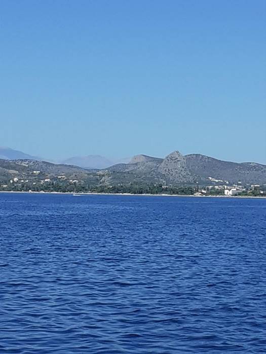 Une image contenant extérieur, eau, bleu, surf
Description générée automatiquement
