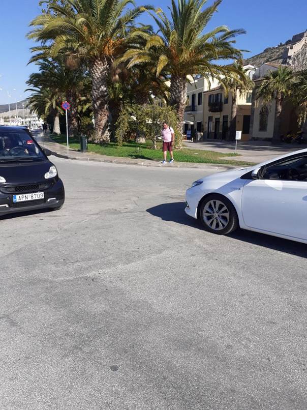 Une image contenant extérieur, bâtiment, horloge, rue
Description générée automatiquement