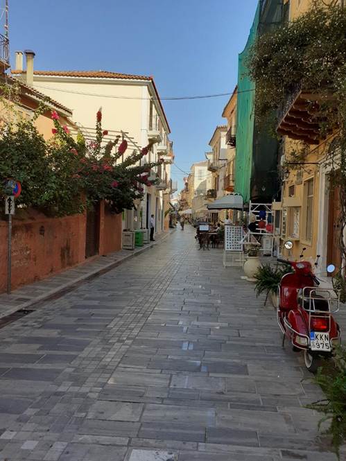 Une image contenant bâtiment, route
Description générée automatiquement