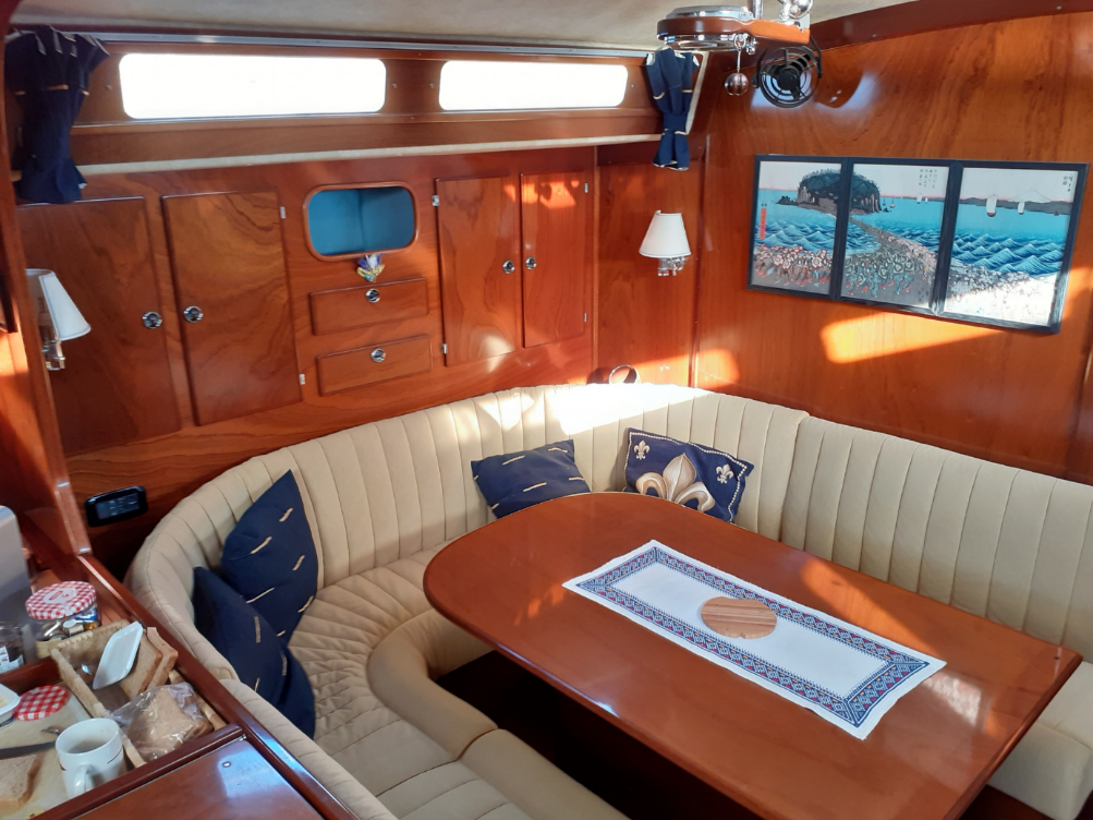 Une image contenant texte, intérieur
Description générée automatiquement