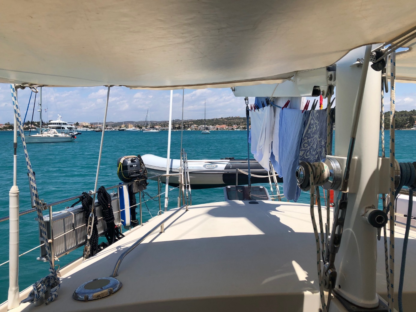 Une image contenant bateau, quai
Description générée automatiquement