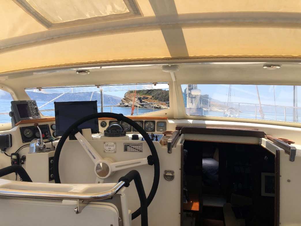 Une image contenant intérieur, périphérique, panneau de configuration
Description générée automatiquement