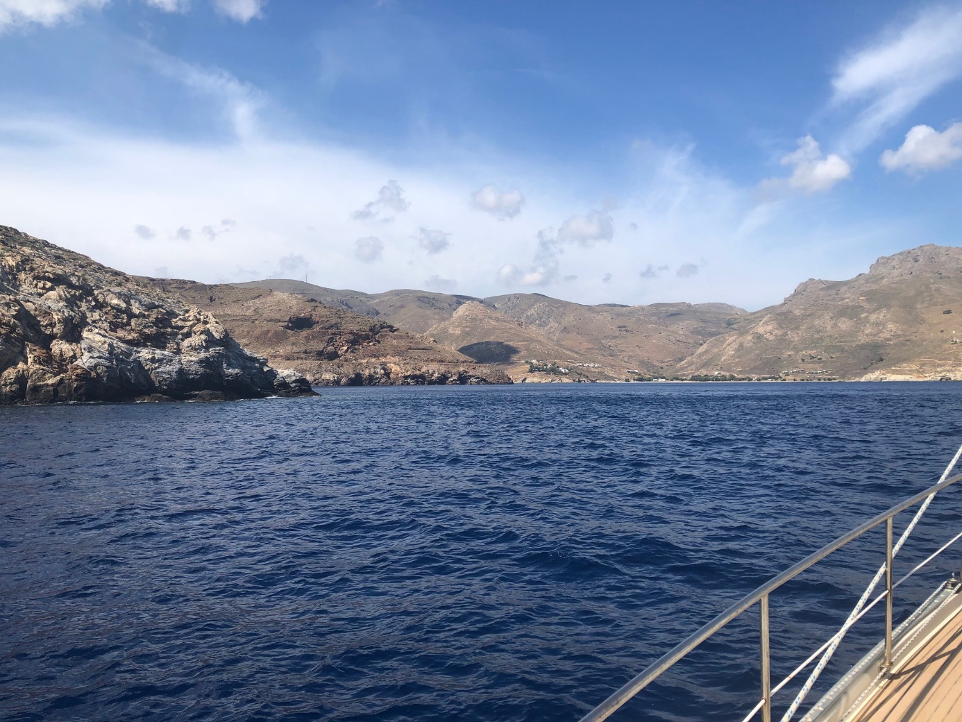 Une image contenant ciel, extérieur, eau, montagne
Description générée automatiquement