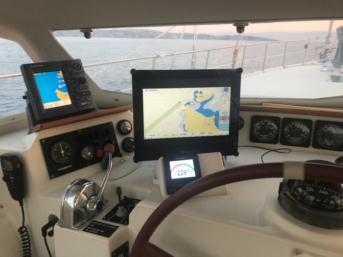 Une image contenant texte, véhicule, Appareils électroniques, écran d'ordinateur
Description générée automatiquement