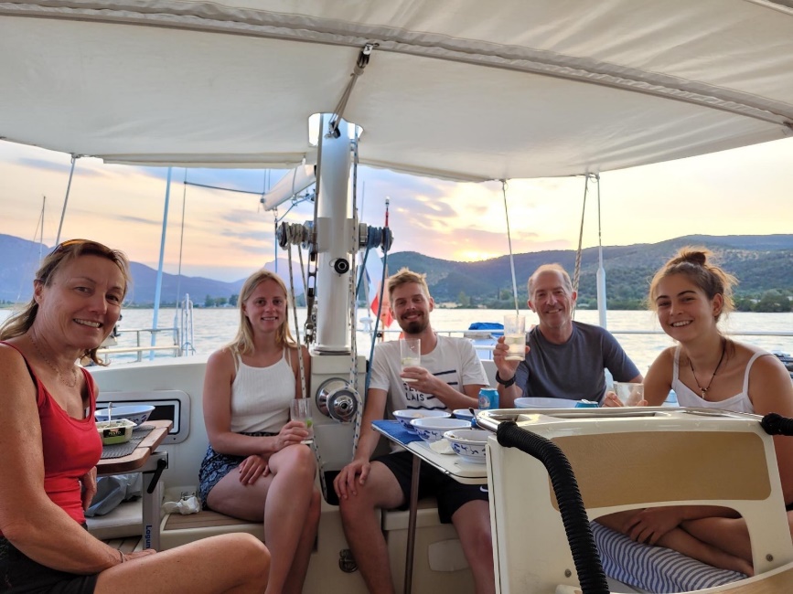 Une image contenant personne, habits, plein air, personnes
Description générée automatiquement