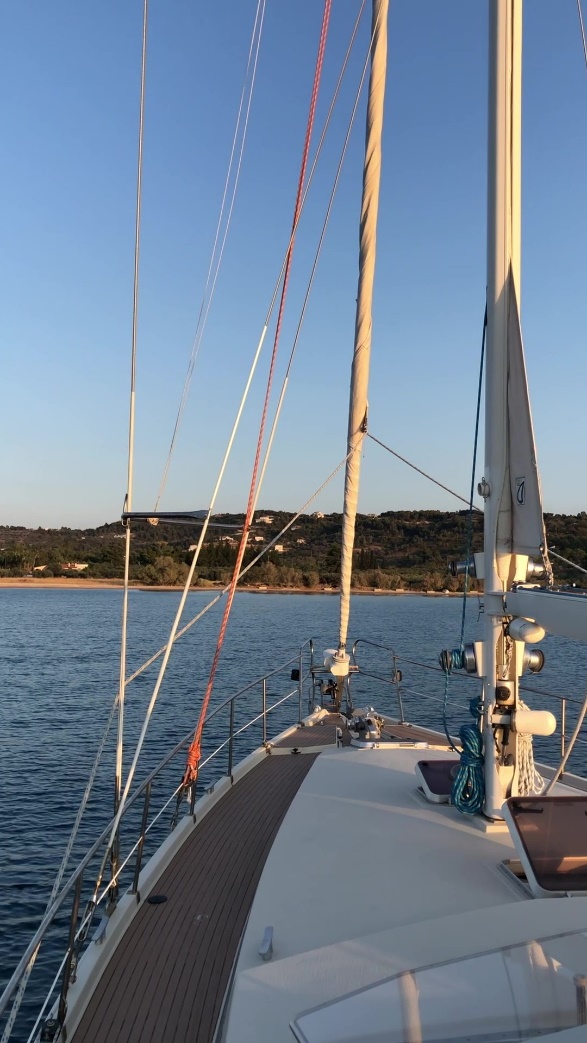 Une image contenant plein air, ciel, voilier, bateau Description générée automatiquement