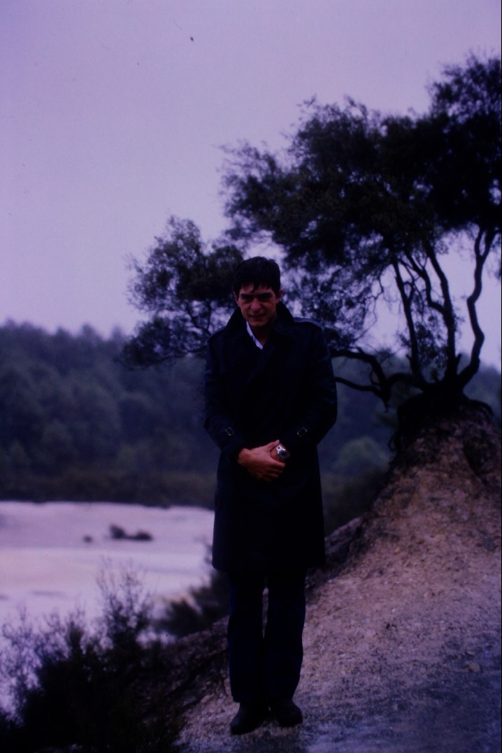 Une image contenant plein air, arbre, personne, hiver Description générée automatiquement