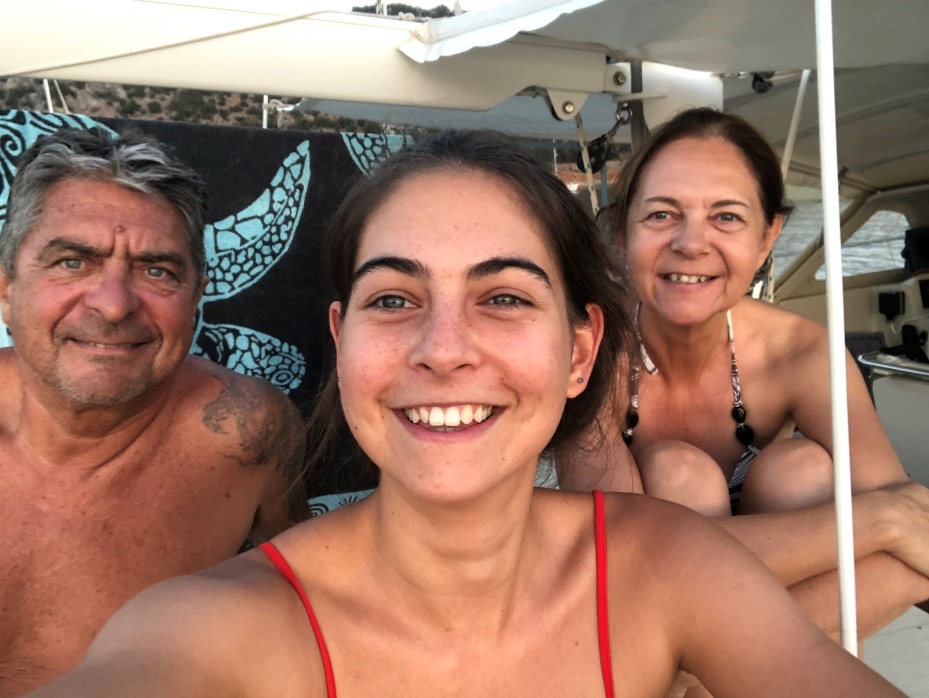 Une image contenant Visage humain, personne, sourire, homme
Description générée automatiquement