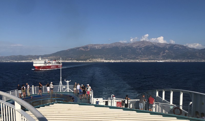 Une image contenant plein air, eau, bateau, ciel
Description générée automatiquement