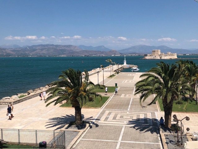 Une image contenant plein air, ciel, arbre, palmier
Description générée automatiquement