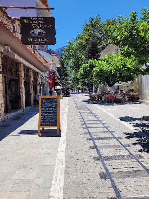 Une image contenant plein air, voie, ciel, bâtiment
Description générée automatiquement