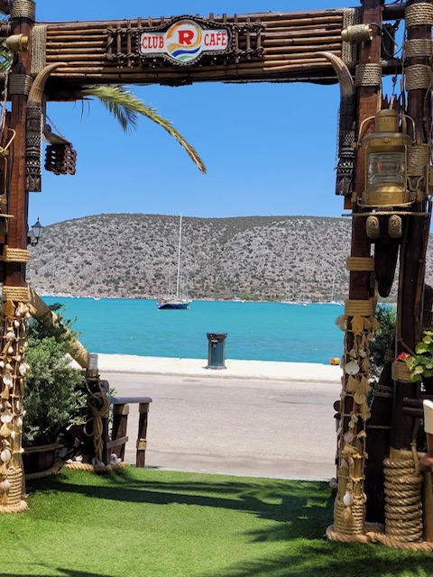 Une image contenant plein air, ciel, plante, eau
Description générée automatiquement