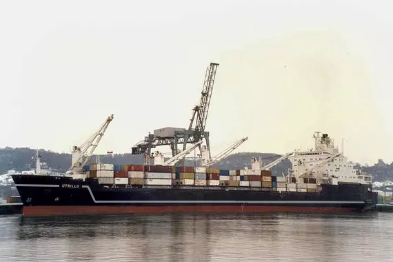 Une image contenant transport, ciel, plein air, eau
Description générée automatiquement