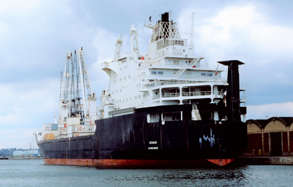 Une image contenant ciel, plein air, transport, embarcation
Description générée automatiquement