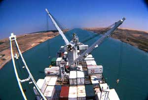 Une image contenant transport, bateau, plein air, eau
Description générée automatiquement