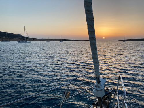 Une image contenant plein air, eau, ciel, voile
Description générée automatiquement