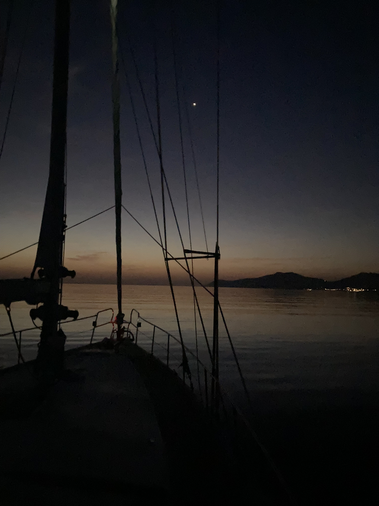 Une image contenant plein air, ciel, eau, bateau
Description générée automatiquement