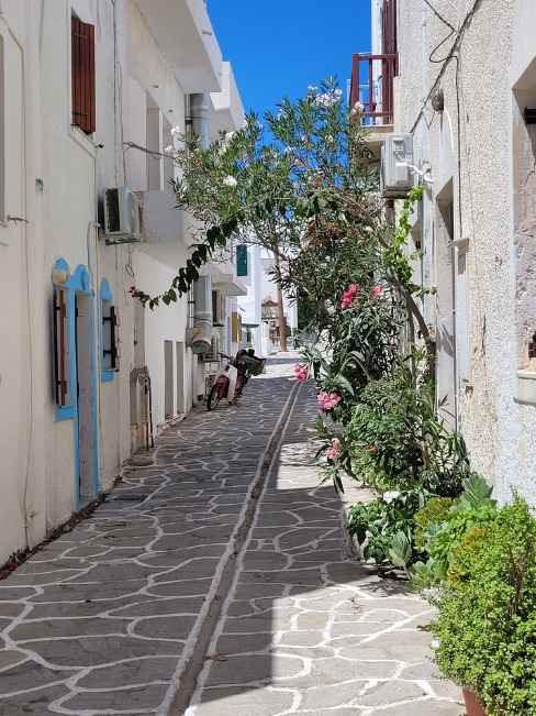 Une image contenant plein air, voie, bâtiment, ciel
Description générée automatiquement