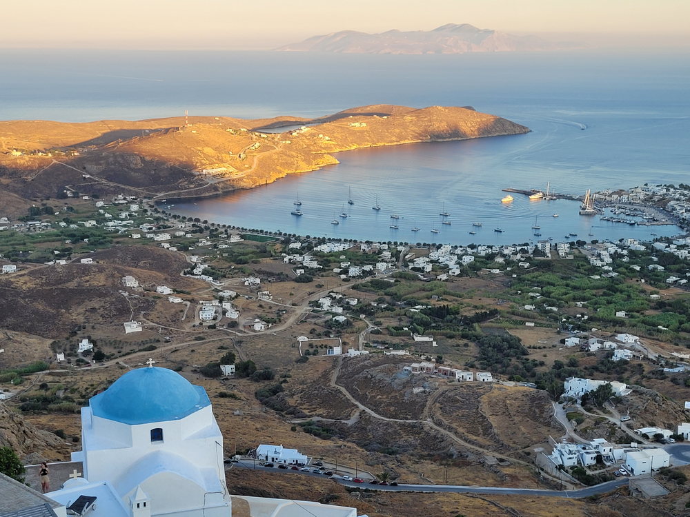 Une image contenant plein air, ciel, montagne, eau
Description générée automatiquement
