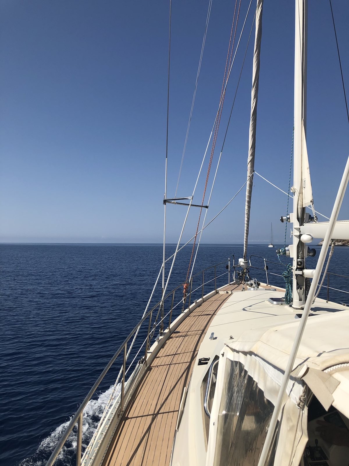 Une image contenant plein air, bateau, ciel, voilier
Description générée automatiquement