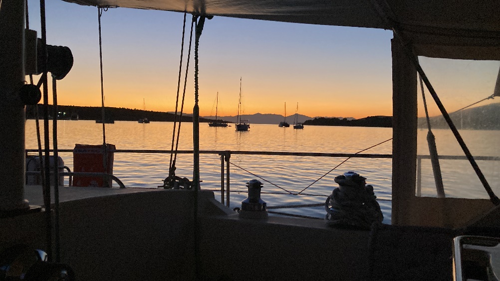 Une image contenant plein air, eau, lac, bateau
Description générée automatiquement