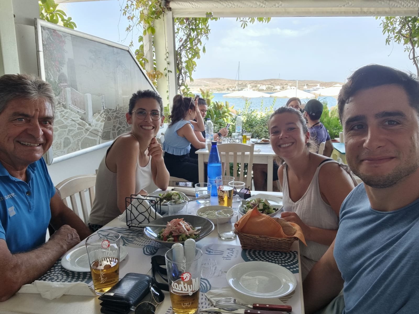 Une image contenant personne, homme, habits, Visage humain
Description générée automatiquement