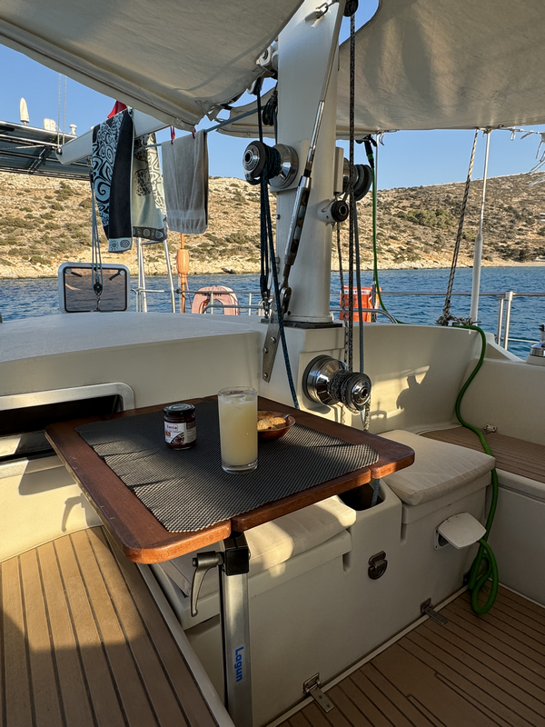 Une image contenant bateau, voile, plein air, embarcation
Le contenu généré par l’IA peut être incorrect.