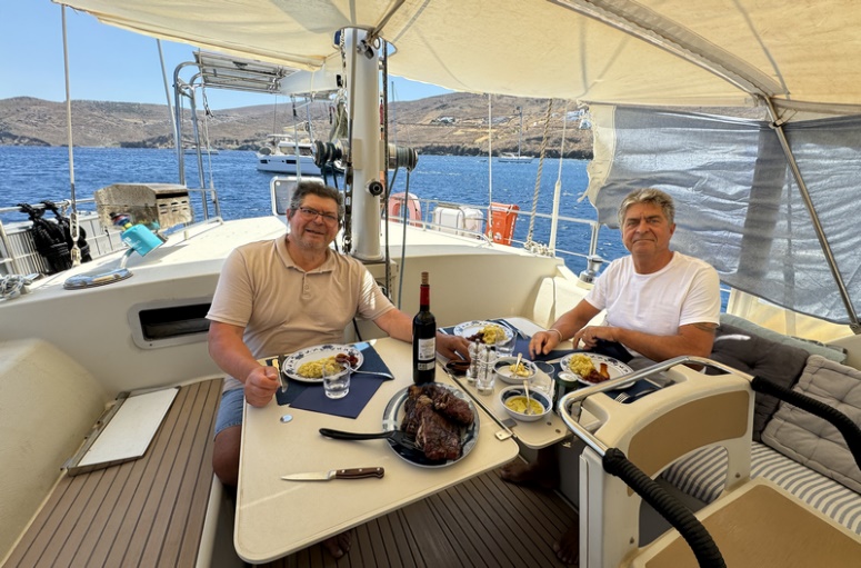 Une image contenant bateau, eau, voile, personne
Le contenu généré par l'IA peut être incorrect.