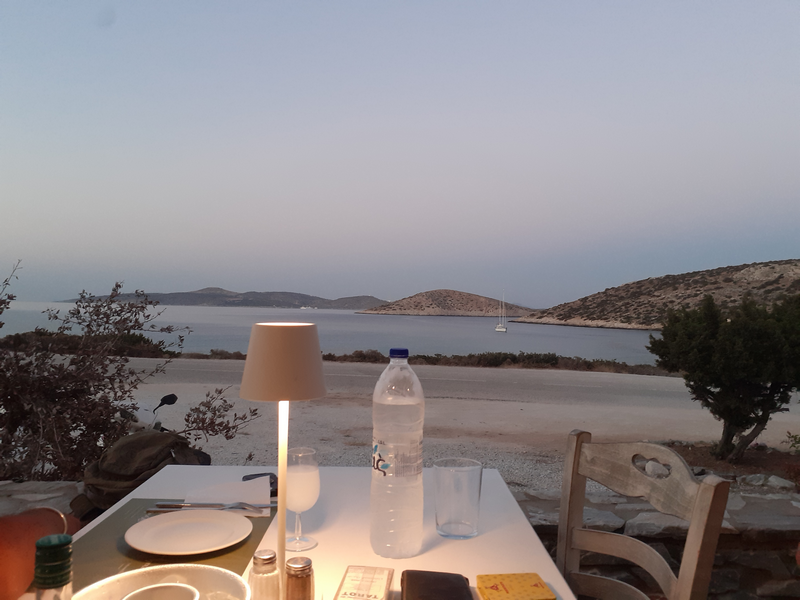 Une image contenant plein air, ciel, meubles, eau
Le contenu généré par l’IA peut être incorrect.