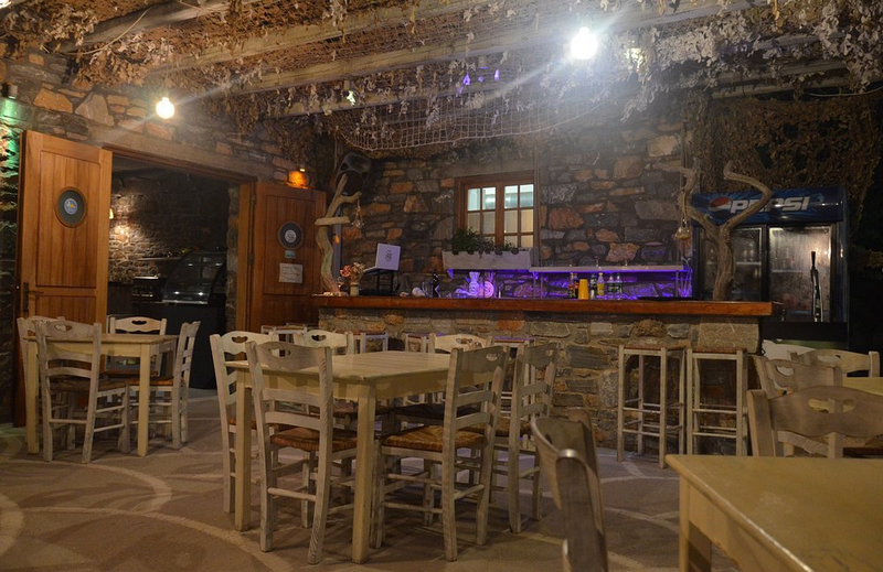 Une image contenant meubles, intérieur, plafond, table
Le contenu généré par l’IA peut être incorrect.