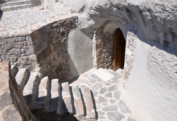 Une image contenant bâtiment, plein air, Ruines, pierre
Le contenu généré par l'IA peut être incorrect.
