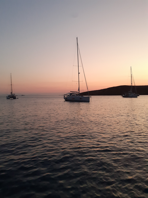 Une image contenant embarcation, transport, plein air, eau
Le contenu généré par l'IA peut être incorrect.