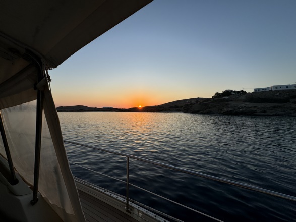 Une image contenant eau, plein air, ciel, bateau
Le contenu généré par l’IA peut être incorrect.