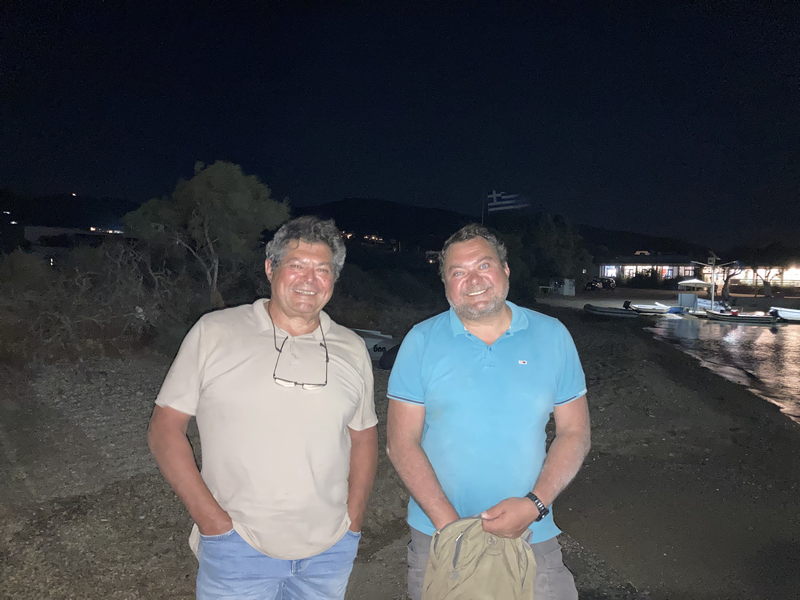 Une image contenant habits, personne, plein air, Visage humain
Le contenu généré par l’IA peut être incorrect.