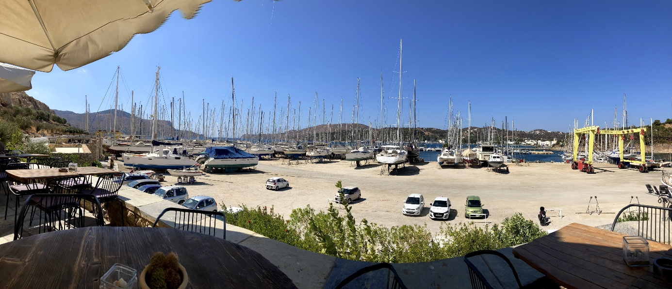 Une image contenant plein air, ciel, sol, bateau

Le contenu généré par l'IA peut être incorrect.