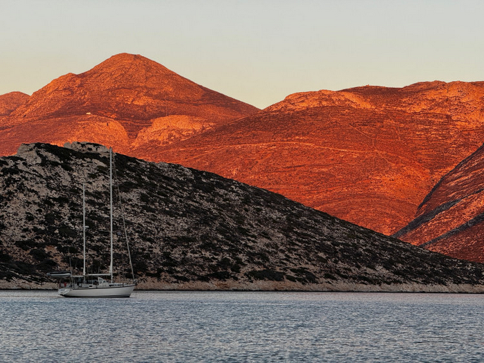Une image contenant plein air, montagne, lac, ciel

Le contenu généré par l'IA peut être incorrect.