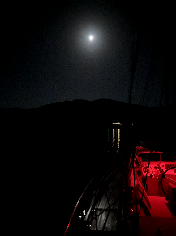 Une image contenant lune, ciel, plein air, nuit

Le contenu généré par l’IA peut être incorrect.